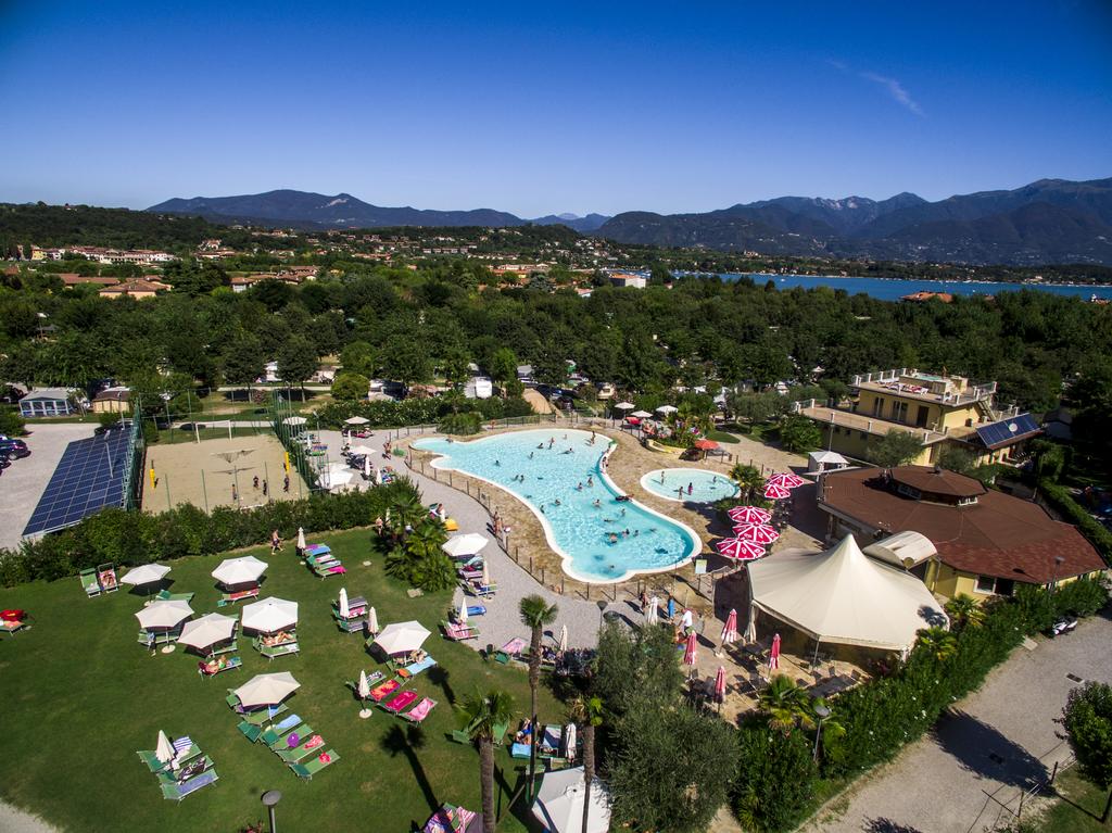 Camping Baia Verde – Vogelperspektive mit Poollandschaft