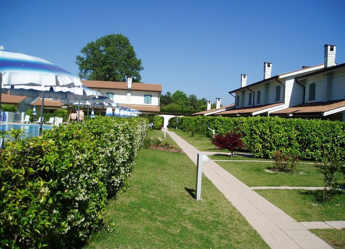 Residenz Ca' del Pino Dreizimmer-Wohnung Trilo Tipo G 