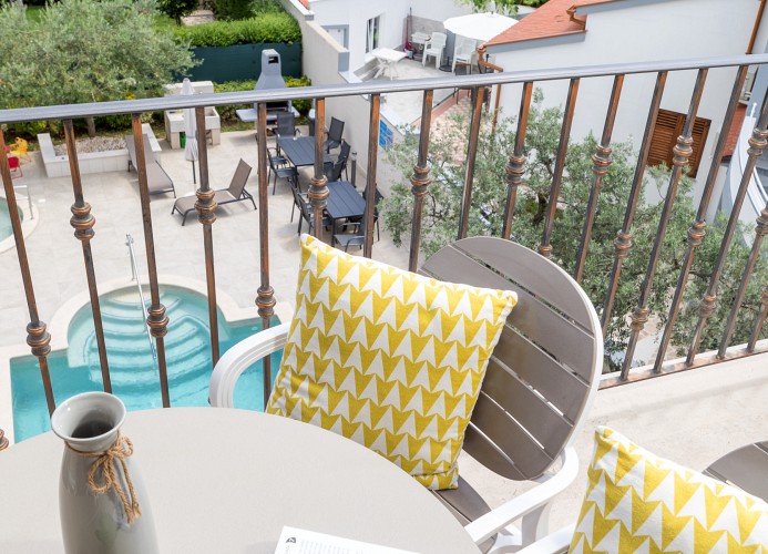 Villa Nina Apartments Zweizimmer-Wohnung mit zwei Balkonen 2+2