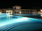 Pool-bei-Nacht