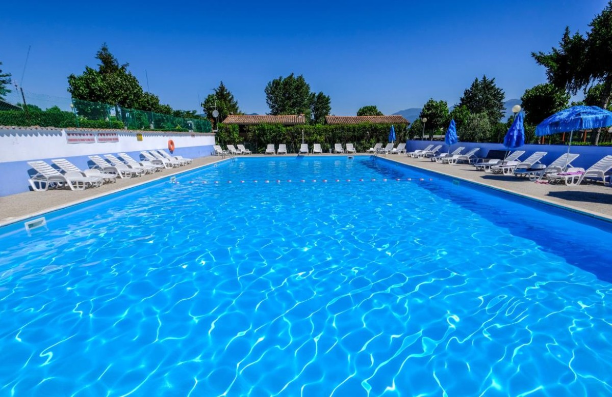 Camping Iris Park Zelt Family Tenda