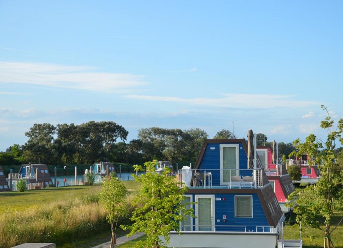 Marina Azzurra Resort Houseboat Garden 