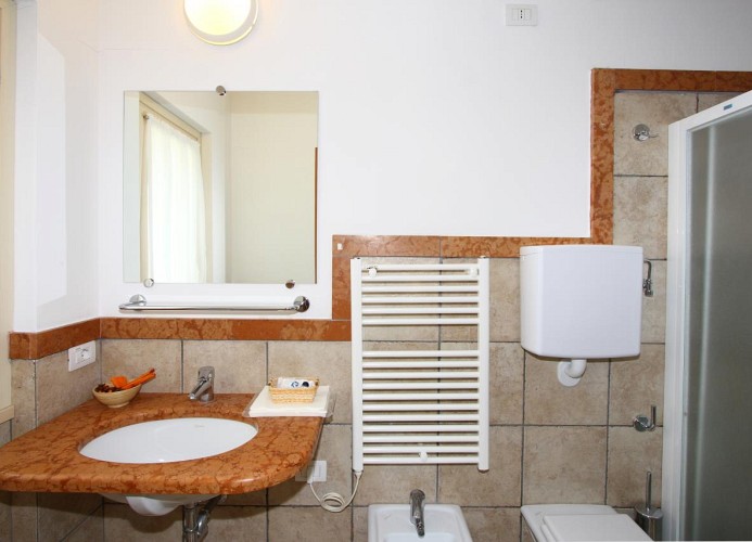 Ferienanlage Piani di Clodia Dreizimmer-Reihenhaus Trilo Valpolicella