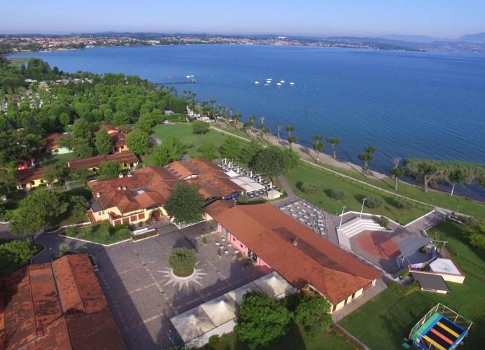 Ferienpark Garda Village Dreizimmer-Bungalow Trilo Comfort 