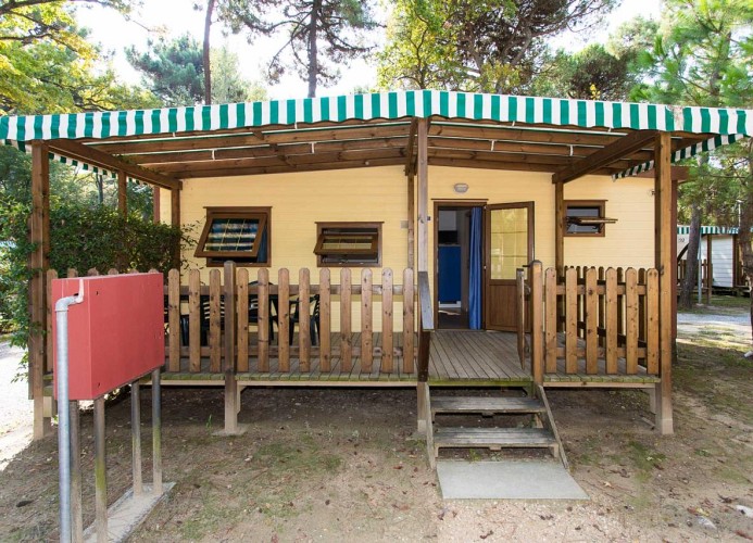 Sole Family Camping Village Lodge Superior Dog 
