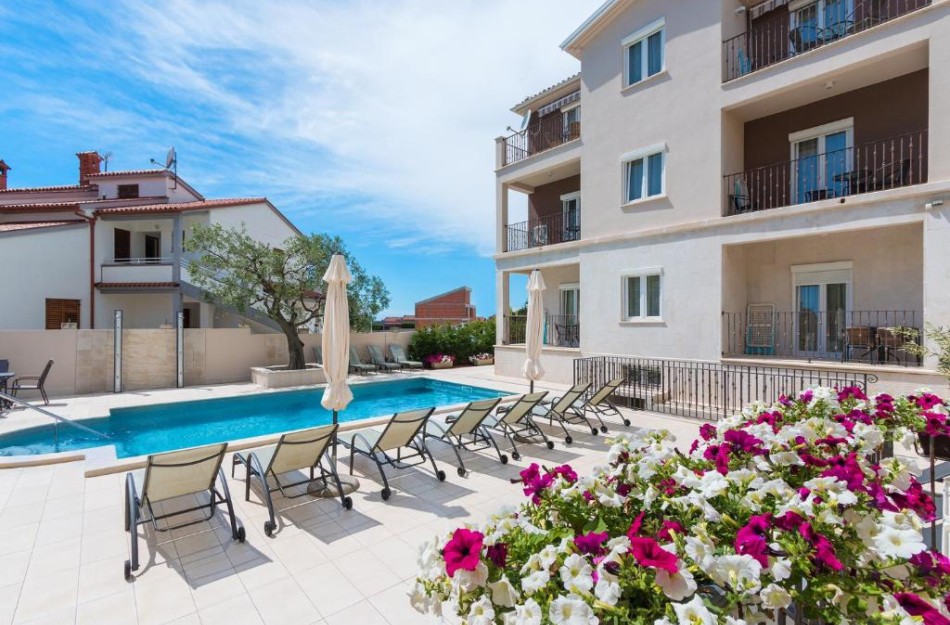 Villa Nina Apartments Zweizimmer-Wohnung mit Terrasse 2+1