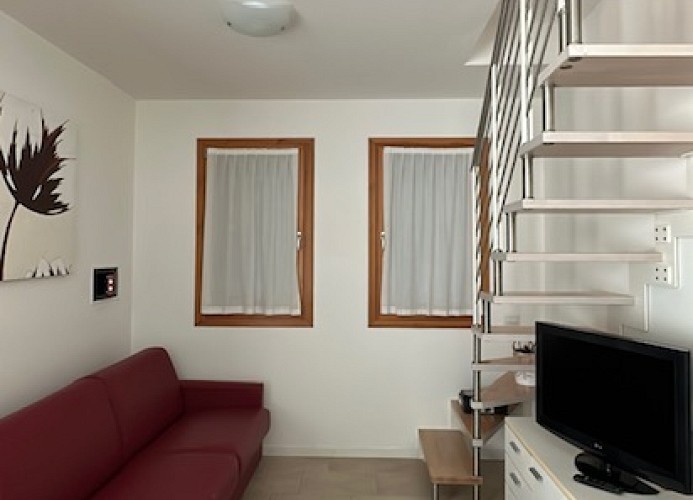 Villaggio A Mare-Vierzimmer-Maisonette-Wohnung Quadri 623 LIR8