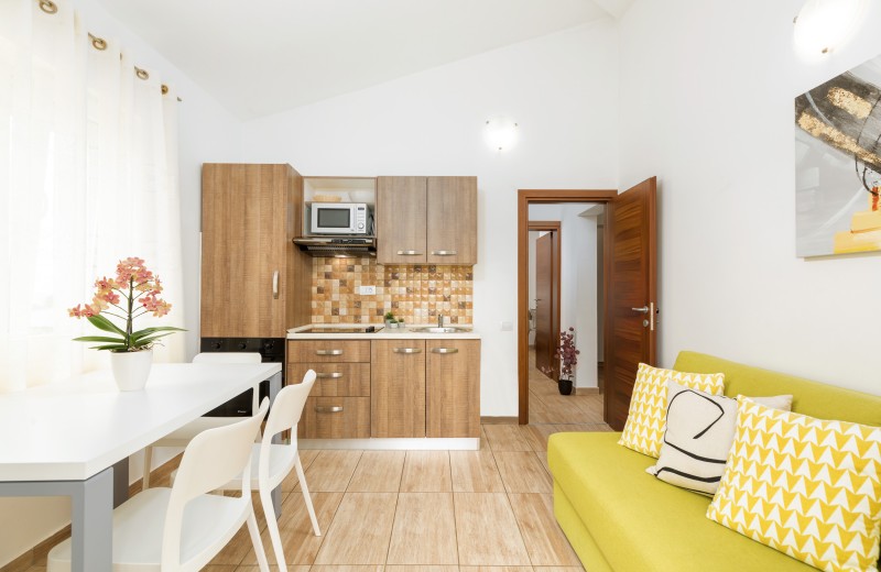 Villa Nina Apartments Zweizimmer-Wohnung mit zwei Balkonen 2+2