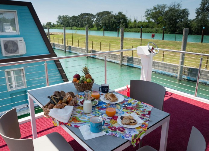 Marina Azzurra Resort Houseboat Lagoon