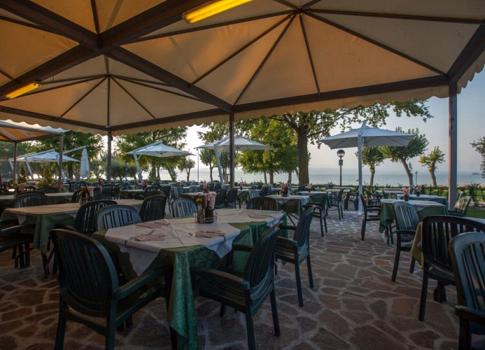 Ferienpark Garda Village Dreizimmer-Bungalow Trilo Comfort 