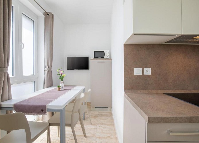 Villa Nina Apartments Zweizimmer-Wohnung mit Gemeinschaftsterrasse und Meerblick 2+2