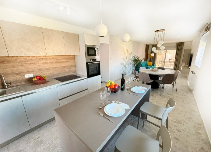 Villa Nina Apartments Superior Dreizimmer-Wohnung mit Meerblick 4*