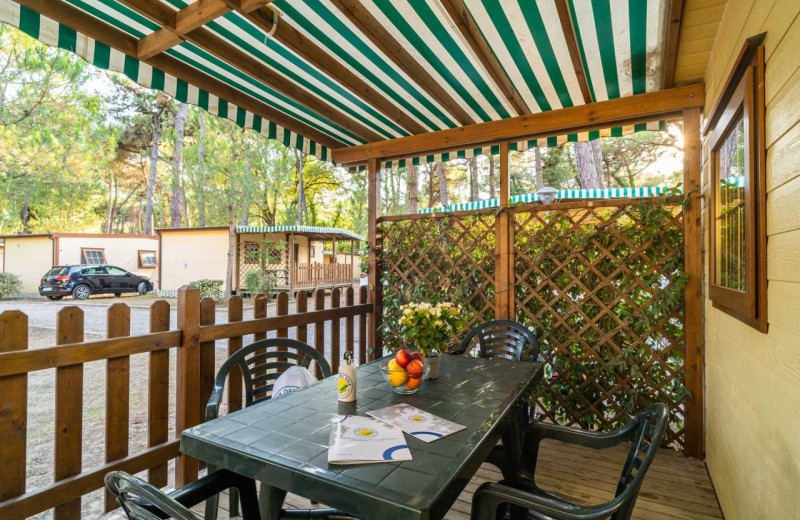 Sole Family Camping Village Lodge Superior Dog 