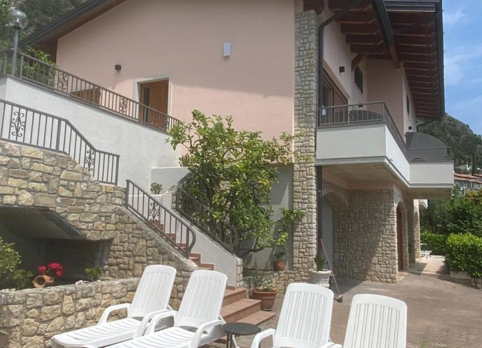 Residenz Villa Gianna Dreizimmer-Dachwohnung mit Seeblick