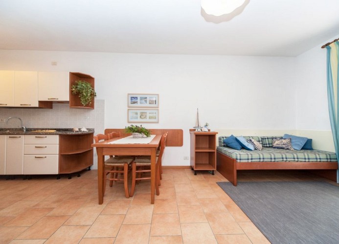 Residenz Ca' del Pino Dreizimmer-Wohnung Trilo Tipo G 