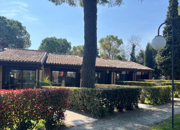 Front Lake Resort Le Corti del Lago Zweizimmer-Bungalow Bilo Classic A2