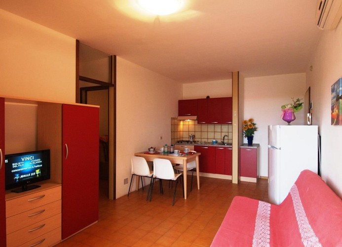 Residenz La Quercia-Dreizimmerwohnung C6*+ mit seitlichem Meerblick