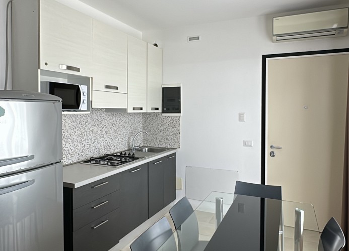 Villaggio A Mare-Vierzimmer-Maisonette-Wohnung Quadri 623 LIR8