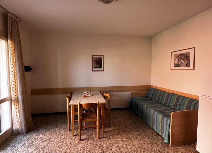 Residenz Michelangelo-Dreizimmerwohnung C6* seitlicher Poolblick 