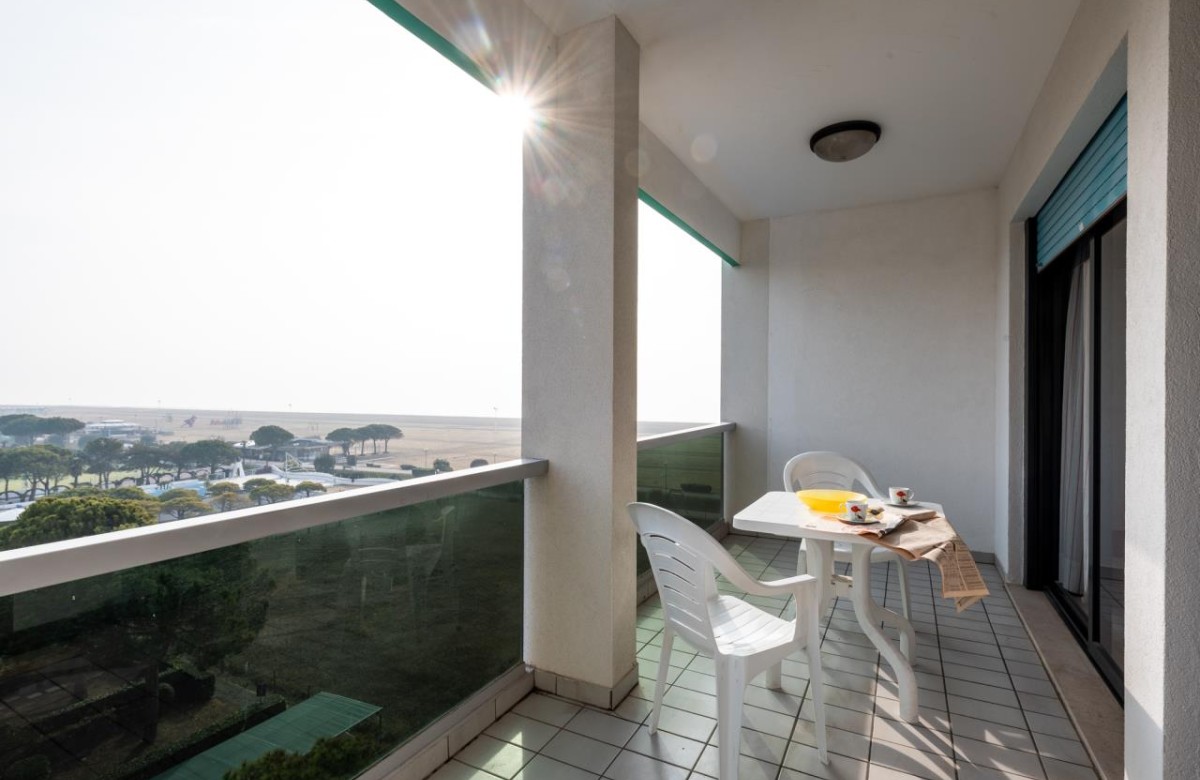 Residenz Luxor-Zweizimmerwohnung B5*+ mit seitlichem Meerblick