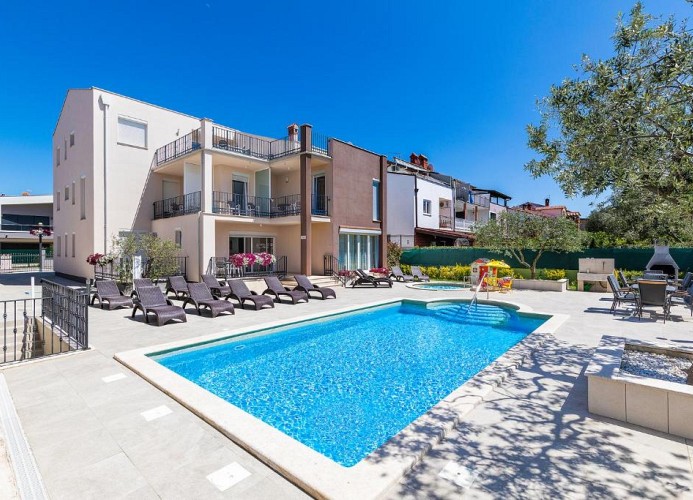 Villa Nina Apartments Superior Zweizimmer-Wohnung mit Meerblick 4*