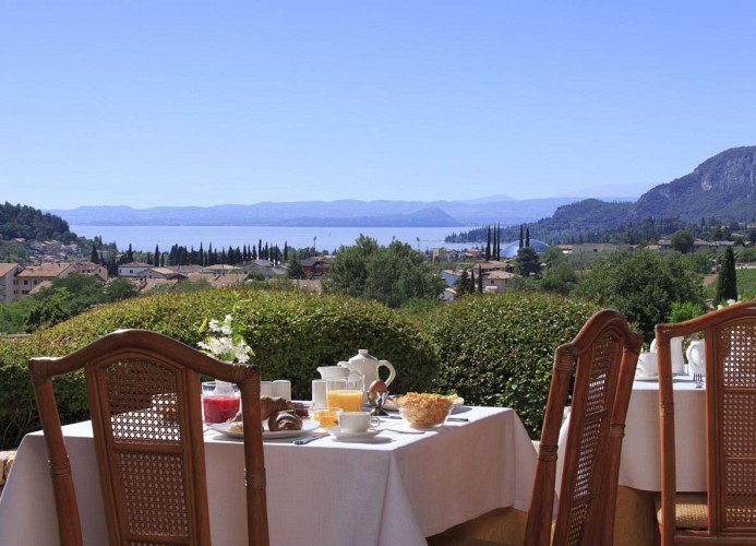 Residenz Poiano Dreizimmer-Wohnung Trilo Lake View
