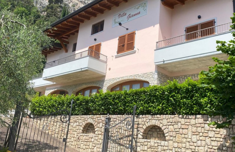Residenz Villa Gianna Dreizimmer-Dachwohnung mit Seeblick