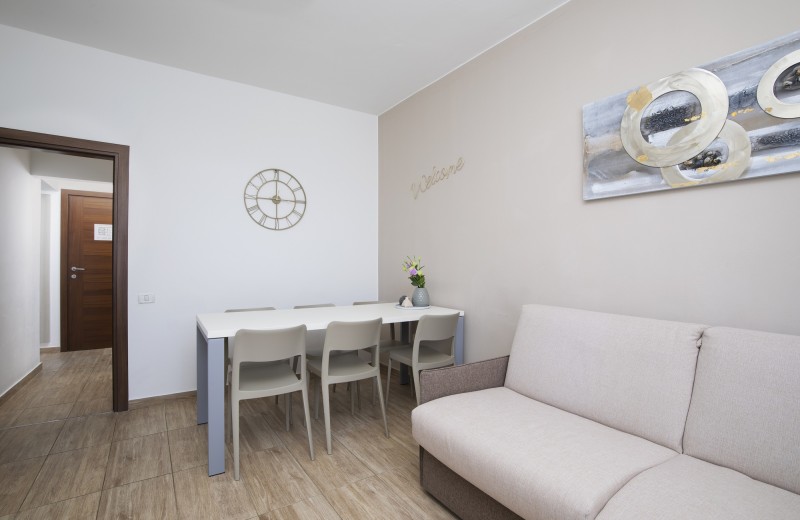 Villa Nina Apartments Dreizimmer-Wohnung mit Balkon und Meerblick 4+2