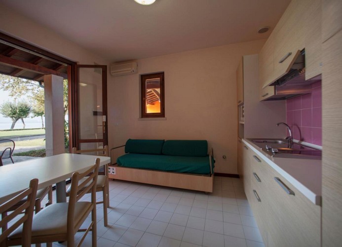 Ferienpark Garda Village Dreizimmer-Bungalow Trilo Comfort 