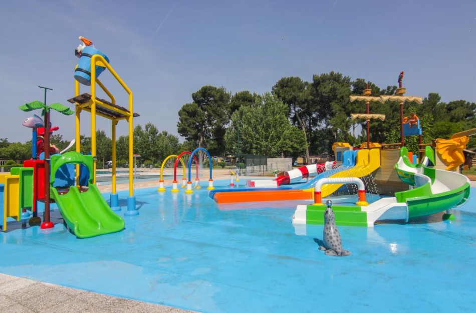 Ferienanlage Bi Village Holiday Home Pool