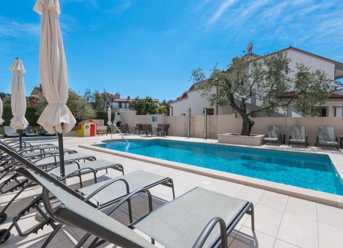 Villa Nina Apartments Zweizimmer-Wohnung mit Terrasse 2+1