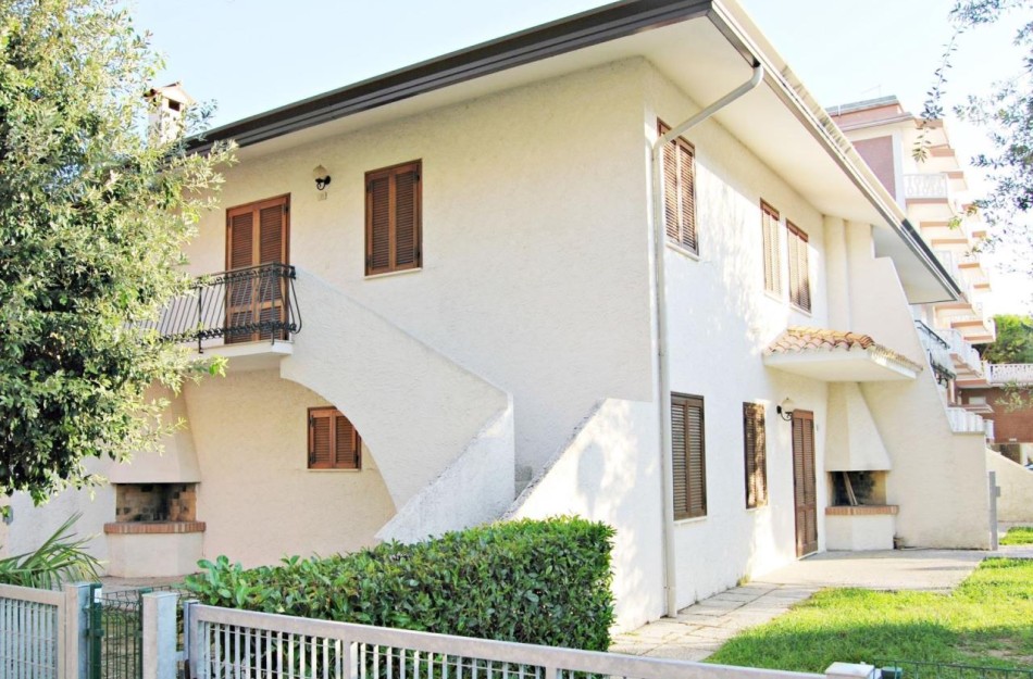 Villa Mery Dreizimmer-Wohnung Tipo C1S 1. Stock
