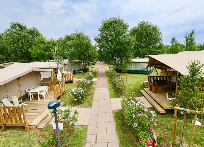 Barricata Holiday Village Lodge Tent Deluxe