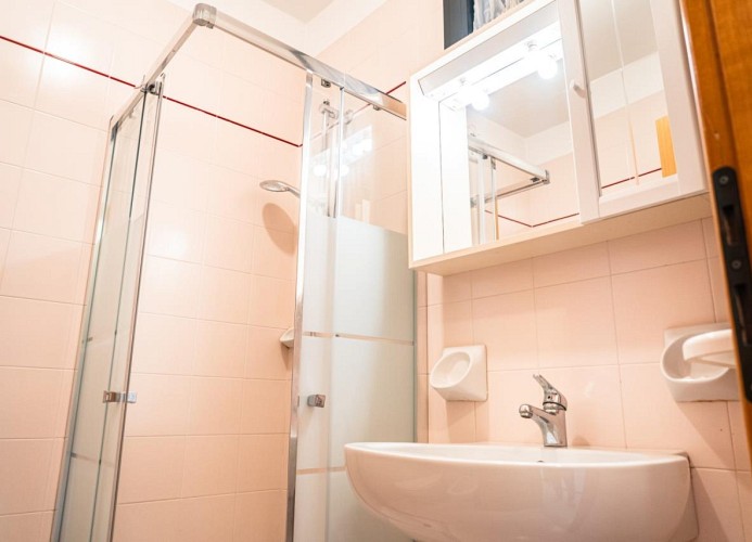 Residenz Luxor-Dreizimmerwohnung C6*+ mit seitlichem Meerblick