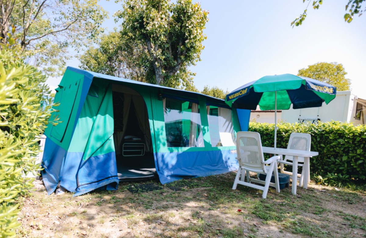 Camping Iris Park Zelt Family Tenda