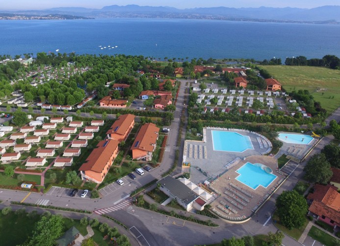 Ferienpark Garda Village Maxicaravan Deluxe 