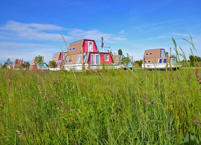 Marina Azzurra Resort Houseboat Garden 