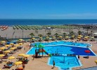 Pool-mit-Strandblick