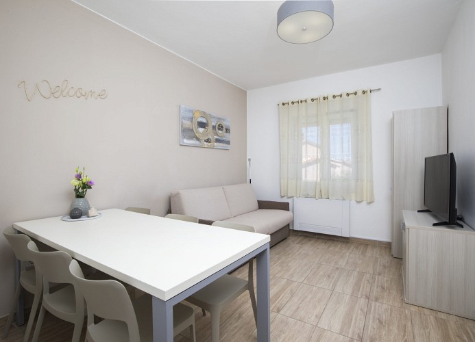 Villa Nina Apartments Dreizimmer-Wohnung mit Balkon und Meerblick 4+2