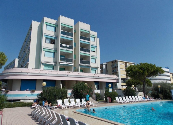Residenz Luxor-Dreizimmerwohnung C6*+ mit seitlichem Meerblick