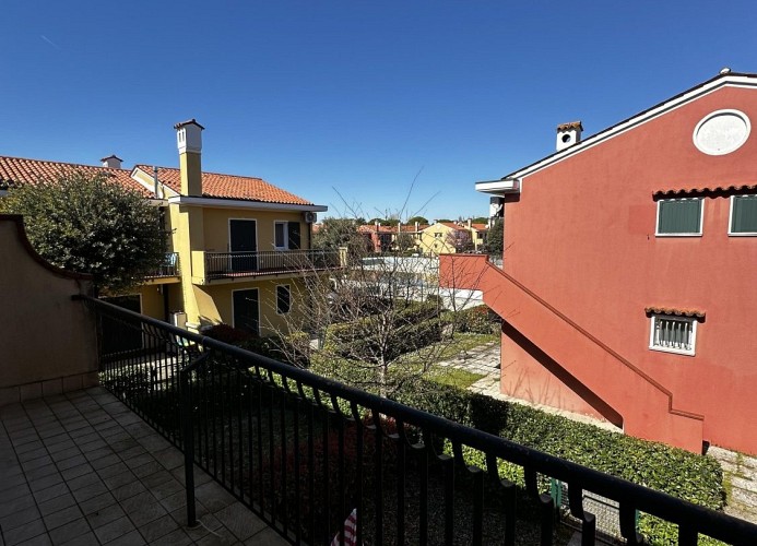 Residenz Michelangelo-Dreizimmerwohnung C6* seitlicher Poolblick 