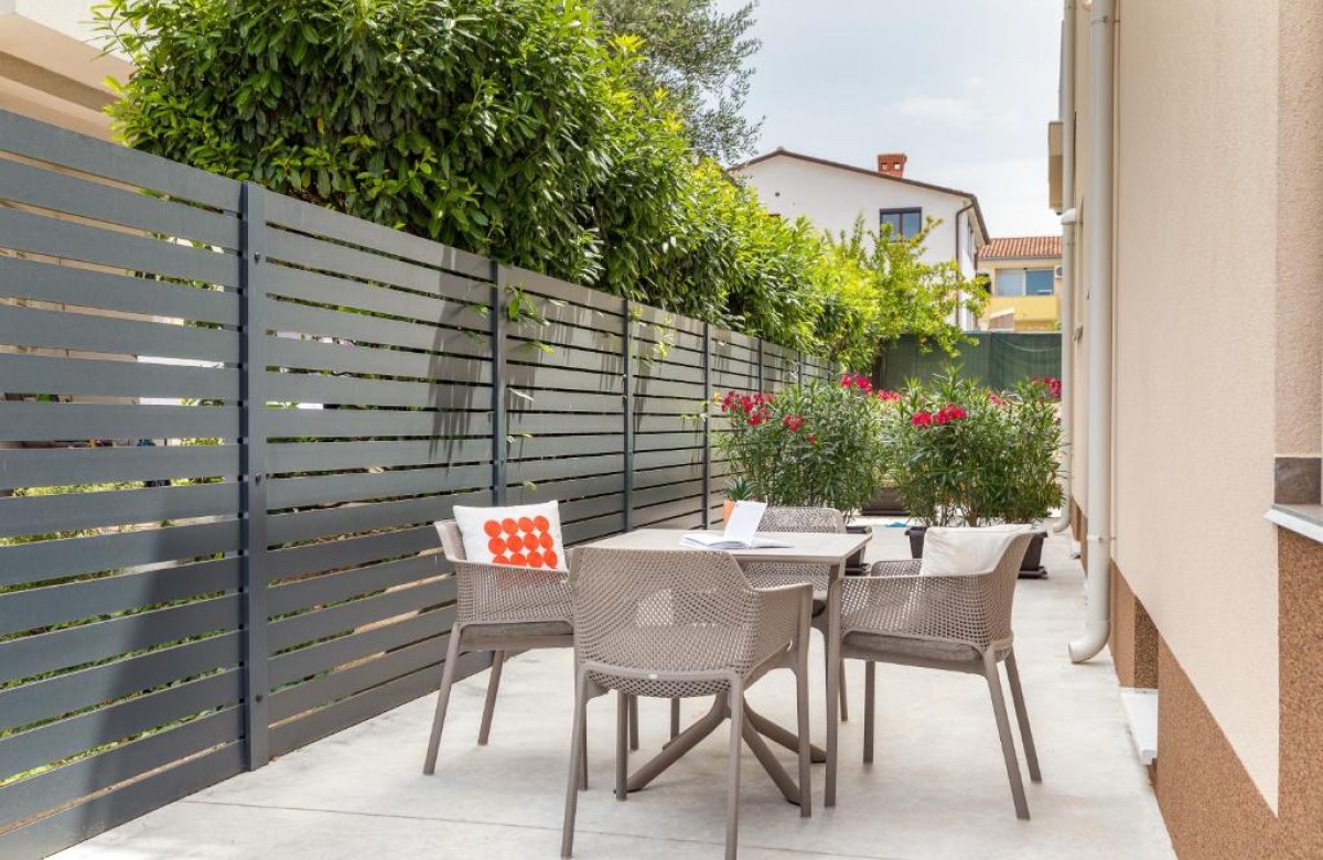 Villa Nina Apartments Superior Zweizimmer-Wohnung mit Terrasse 4*