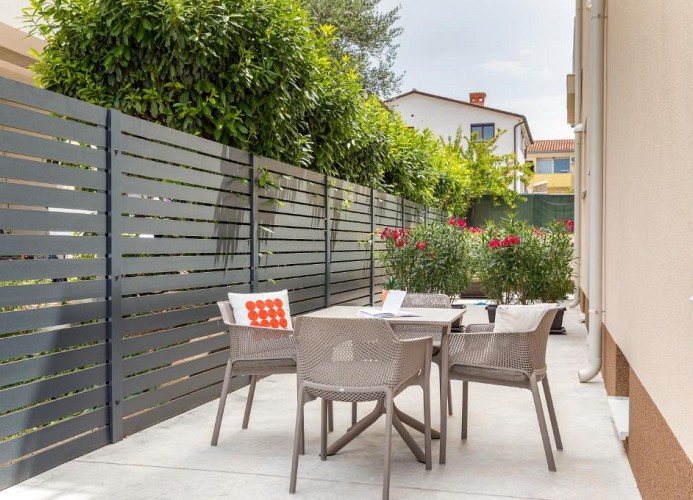 Villa Nina Apartments Superior Zweizimmer-Wohnung mit Terrasse 4*