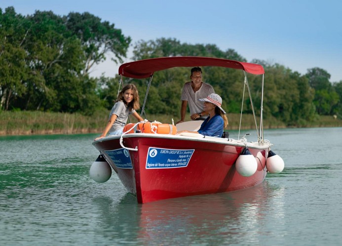 Marina Azzurra Resort Houseboat Lagoon