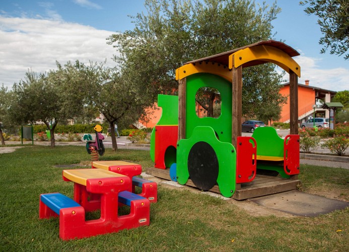 Ferienpark Garda Village Maxicaravan Deluxe 