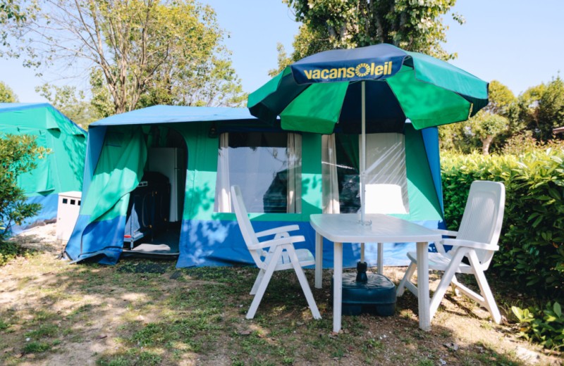 Camping Iris Park Zelt Family Tenda