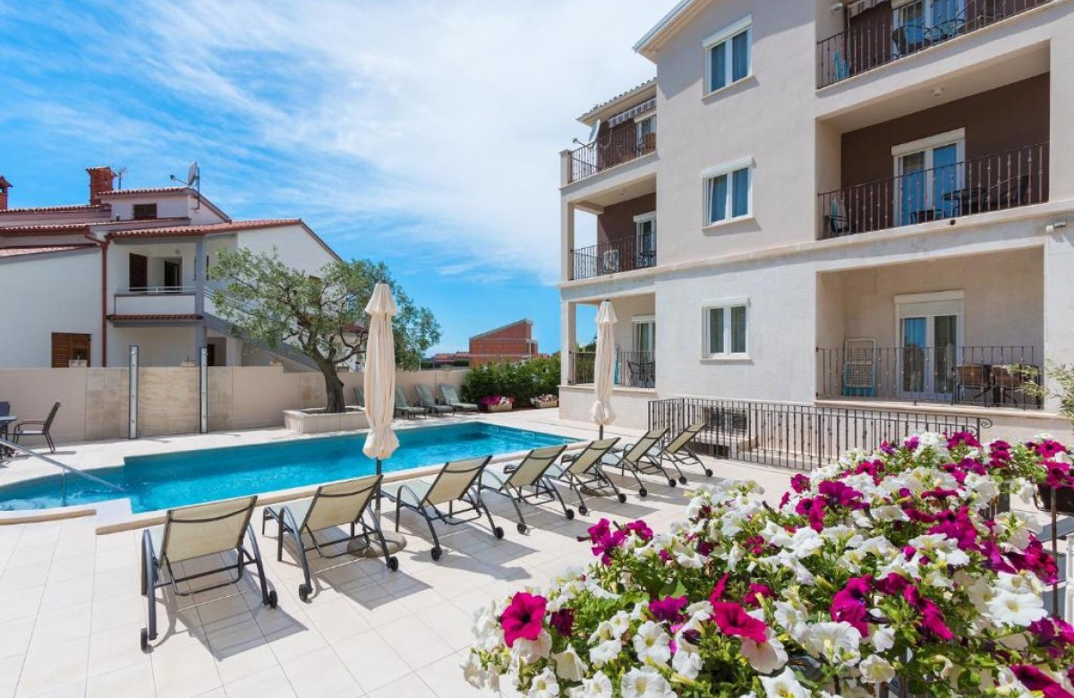 Villa Nina Apartments Zweizimmer-Wohnung mit zwei Balkonen 2+2