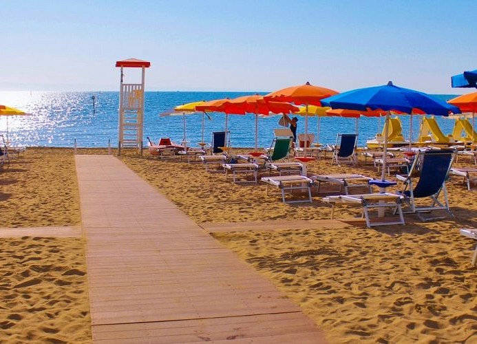 Holiday Village Lignano Vierzimmer-Reihenhaus Typ D-8