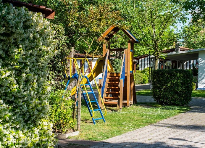 Camping La Conchiglia Bungalow Azalea