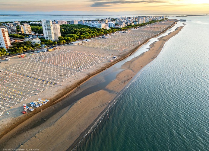 Holiday Village Lignano Vierzimmer-Reihenhaus Typ D-8